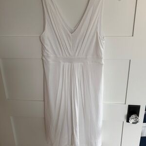 LOFT Classic White V-Neck Top